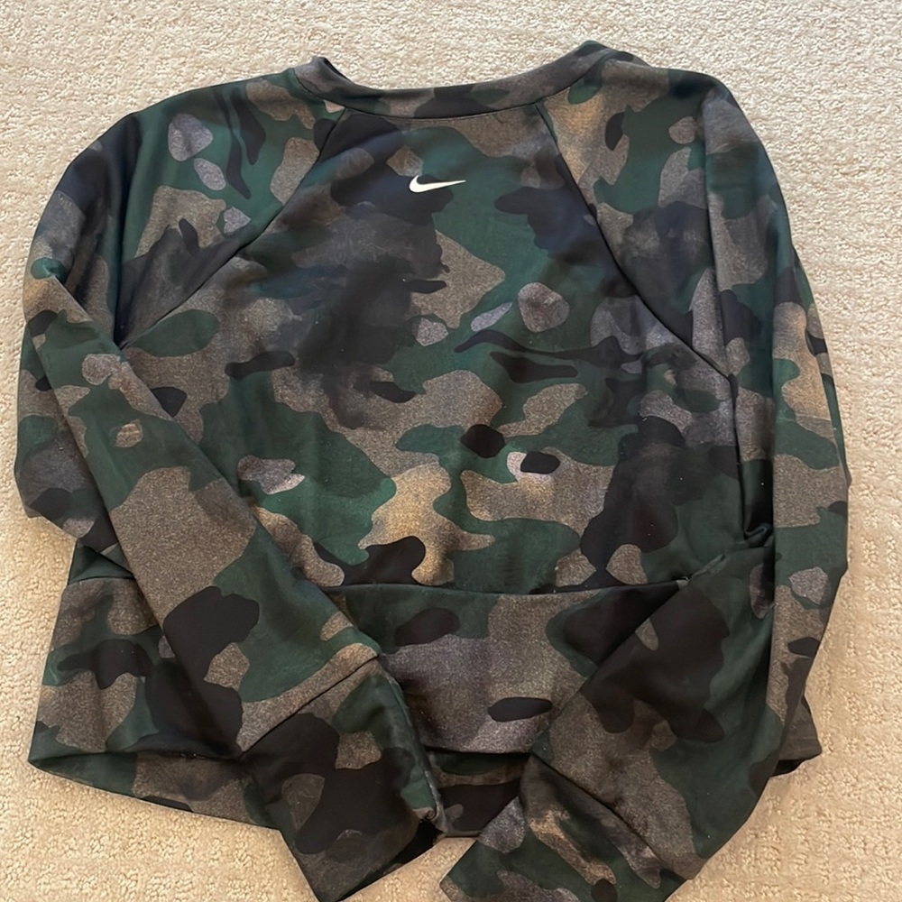 Cropped Nike sweatshirt